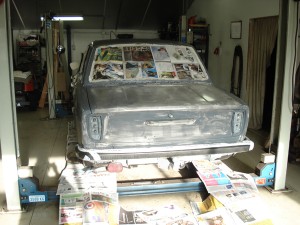Volvo 144 painting sleeper ratlook repainting paintjob roller paint